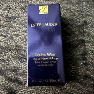 Estee Lauder double wear stay in place foundation 2w0 warm vanilla